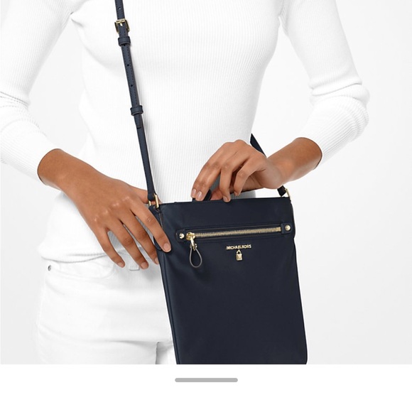 Michael Kors Navy Kelsey Crossbody Bag - Picture 2 of 6